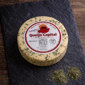 Queijo Alagoa com Manjericão - 900g (Inteiro)
