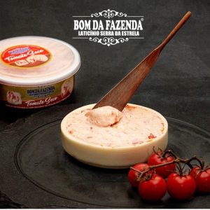 Queijo Recheado com Requeijão e Tomate Seco - 330g